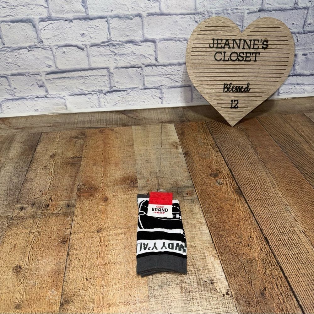 HEB Grocery Store H-E-B Brand Shop Howdy Y’all Adult Socks - Black One Size
New